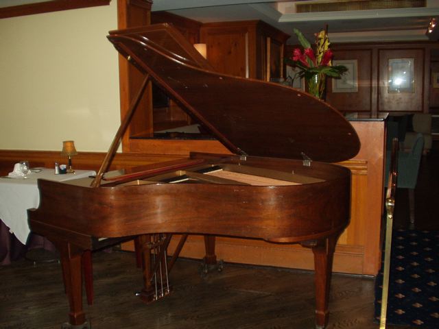 Piano Photo